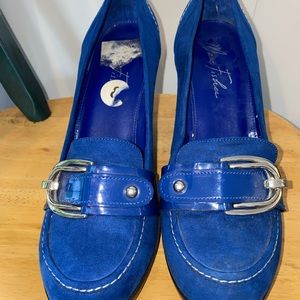 Vintage Marc Fisher heels. Electric Blue with buckle on toes.